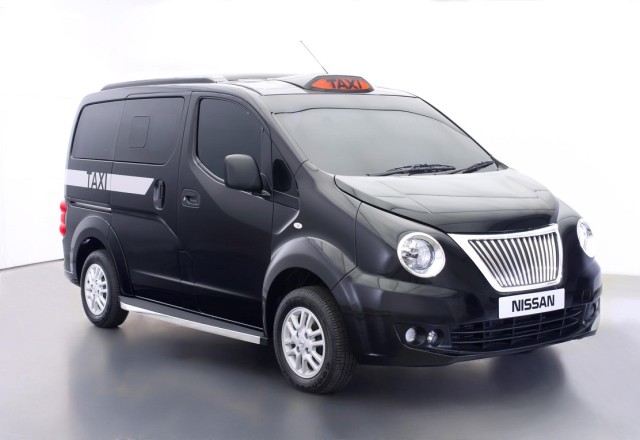 Nissan Black Taxi for London (4).jpg